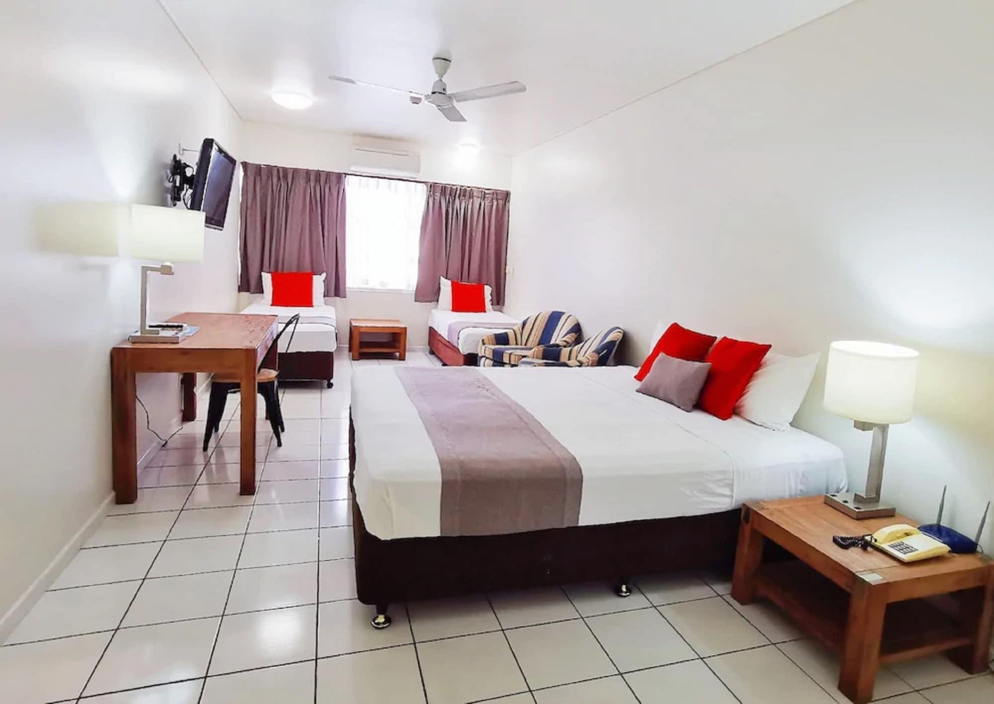 Hides Hotel Кернс Екстериор снимка