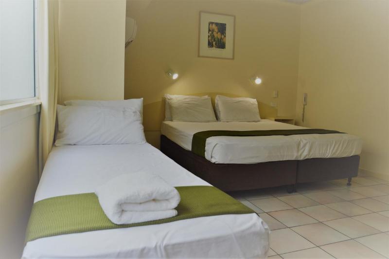 Hides Hotel Кернс Екстериор снимка